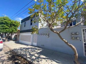 Centrico, Cama King Size & Cocina Cerca de la UAS