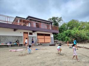 Baia Pagbilao, Beachfront Home in Quezon