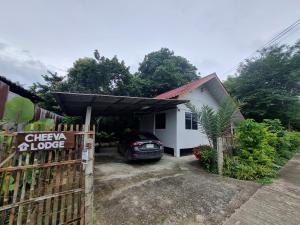 Cheeva Lodge ชีวาลอดจ์