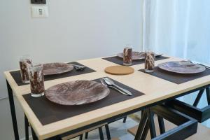 استديو فندقي-بجلسة خارجية-بالقاهرة بمدينة اكتوبر