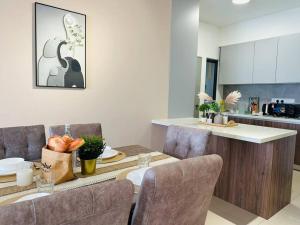 MVC50#Family Suite 9pax 3 Rooms M Vertica Velocity Mall Cheras