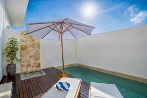 Modern 2BR Villa Imola with Private Pool, Fitness-Corner and Jungle View in Canggu -Bali