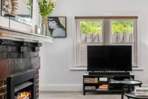 Two Terrific Albert Park Apartments