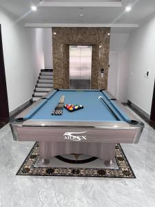 Phượng Hoàng Villa 13 phòng ngủ - ven biển, bể bơi, bi-a, BBQ, sân Pickleball, xe địa hình, chèo sup biển