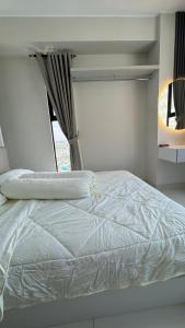 Corner High floor 2BR apartment Batam