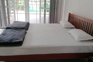Sunset Bay Beach Villa