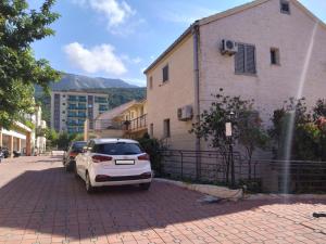 Becici Sunset Apartment