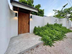 Brown Cotton Villa Khanom