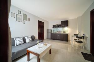 Tan Son Nhat Airport Apartment by SABAY