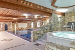 阿卡缇弗阿尔彭罗斯温泉酒店 - 锡贝塔尔