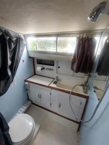 Bateaux Escapade en Bateau VINTAGE terrasse mini spa option payante : photos des chambres