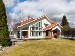 Hulppea omakotitalo - Kangasniemi