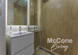 Stylish Studio with Gym & Pool Access