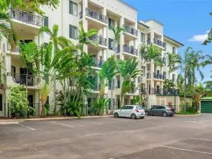 Tropical Apartment - Cairns North