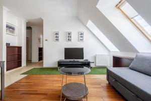 Whistle Living Apartment