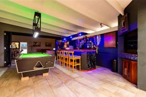 The Stagger Inn Langebaan - Pool table