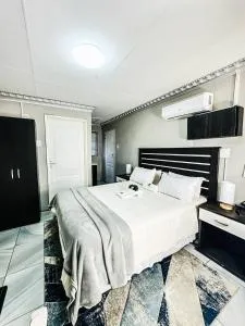 Siyaya Sbosh BnB - Frankfort