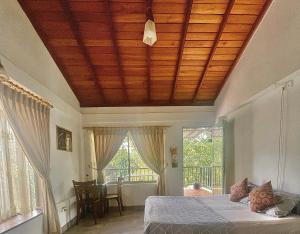 e-stay Hanthana Kandy