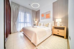 Upscale 1-Bedroom Apt with Iconic Burj Khalifa View