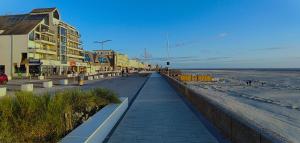 Hotels The Originals Boutique, Hotel Neptune, Berck-sur-Mer : photos des chambres