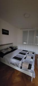 Apartman Kraljevo-ceo stan,privatan parking