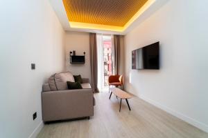 Edificio Reyes Católicos Alicante Centro by Renthas