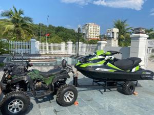 Phượng Hoàng Villa 13 phòng ngủ - ven biển, bể bơi, bi-a, BBQ, sân Pickleball, xe địa hình, chèo sup biển