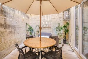 Stunning 1BR home in charming town of Bormla by 360 Estates