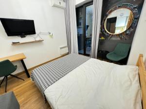 Green flat7a in Mziuri Park