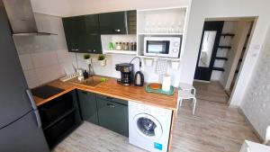 Skyline Serenity Apartment