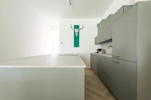 Home city hotspot, near city center and park