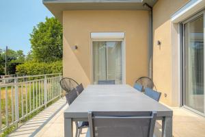 Appartements Joli T3 avec terrasse et parking, Ecully : photos des chambres