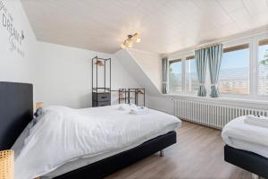 Ruime woning aan zee met zonnige tuin en terras - 9p