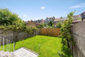 Ruime woning aan zee met zonnige tuin en terras - 9p