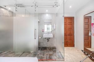 Phòng Cao Cấp Cho Hai Người (Superior Double Room)