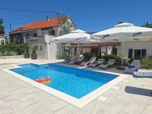 Holiday House Daisy - Prgomet