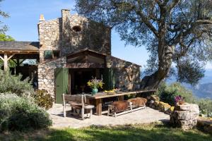 Maisons de vacances Magnifique Bergerie AMORE vue panoramique mer et montagne : photos des chambres