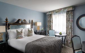 Classic Double Room room in The Kensington Hotel