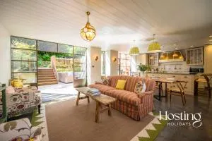 The Writers Retreat - Hurley