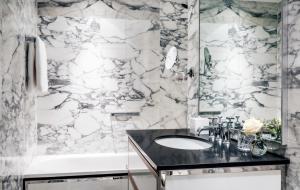 Luxury Suite room in The Kensington Hotel