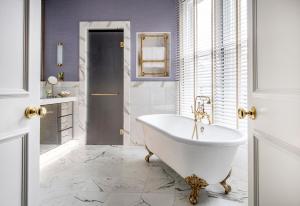 The Brompton Suite room in The Kensington Hotel