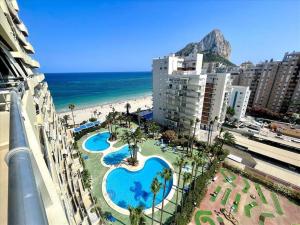 apartamento amplio con 2 dormitorios y vistas al mar