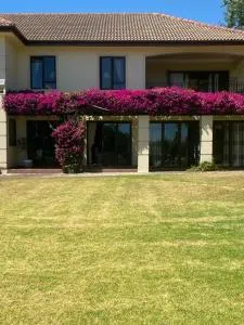 Sanji's Cottages Somerset West - Helderberg College