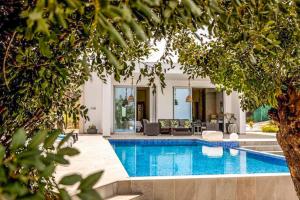 Latchi Infinity Blue