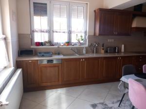 Akácvirág Airport Viki Apartman