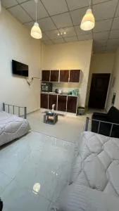 شقة سبعة و سبعين - Qūr