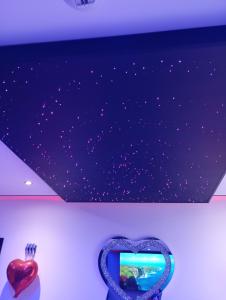 B&B / Chambres d'hotes spa privatif Dydy's love saint amand les eaux : photos des chambres