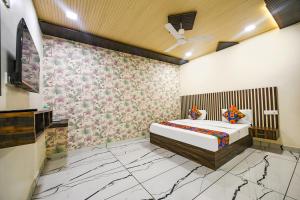 FabHotel The Crystal Palace - Rohini