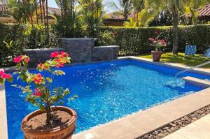 Villa Almera By Vacation Pura Vida