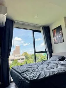 Modern Condo Near Icon Siam & BTS Krung Thonburi - Godown